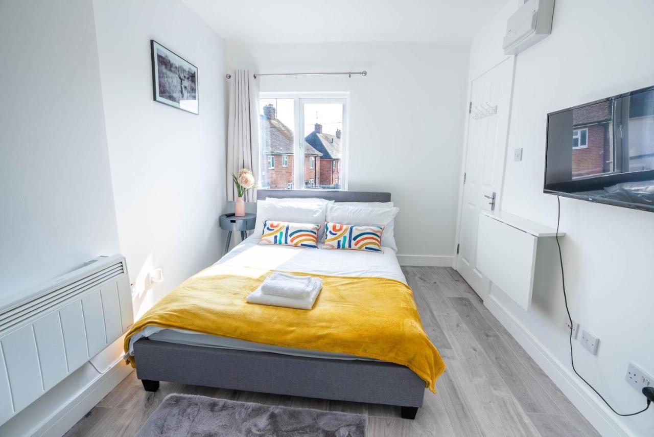 No 01 Small Studio Flat In Aylesbury Town Station 아파트 외부 사진