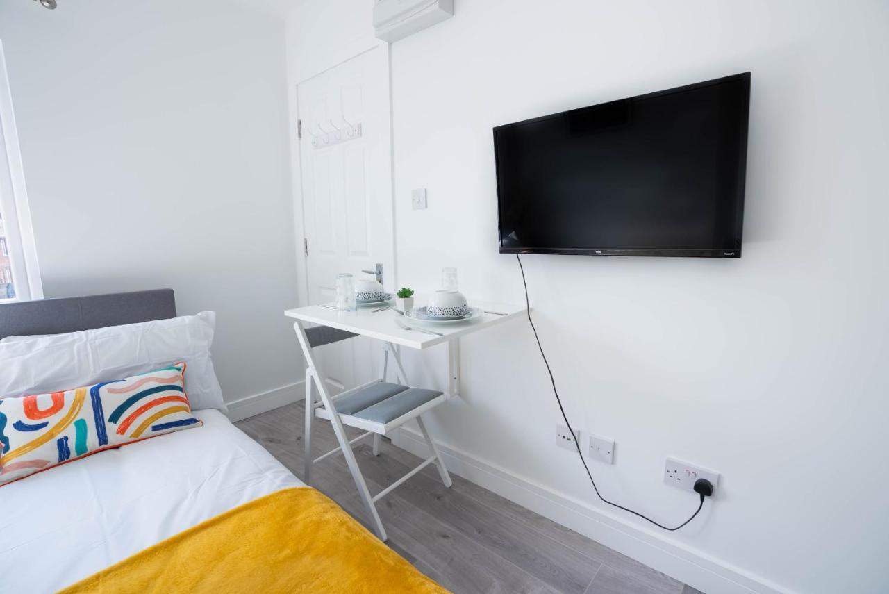 No 01 Small Studio Flat In Aylesbury Town Station 아파트 외부 사진